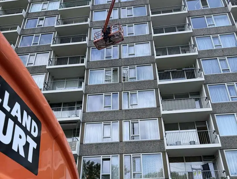 Hoogwerker in actie