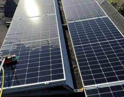 Zonnepanelen reinigen